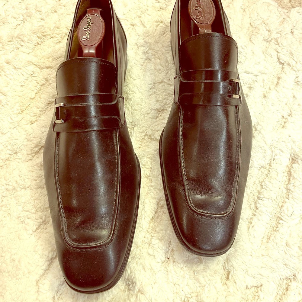 Gently worn Magnanni Italian loafer. Beautiful!